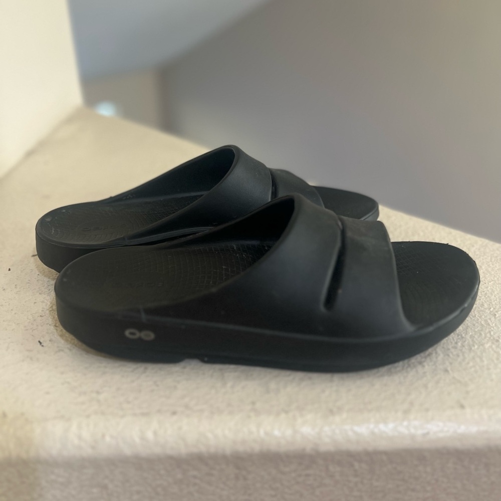 Oofos OOahh Recovery Slide Sandal Black Comfort Post Workout. Sz  M10 W12 Flawed